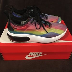 Women’s Nike Air Sneakers
